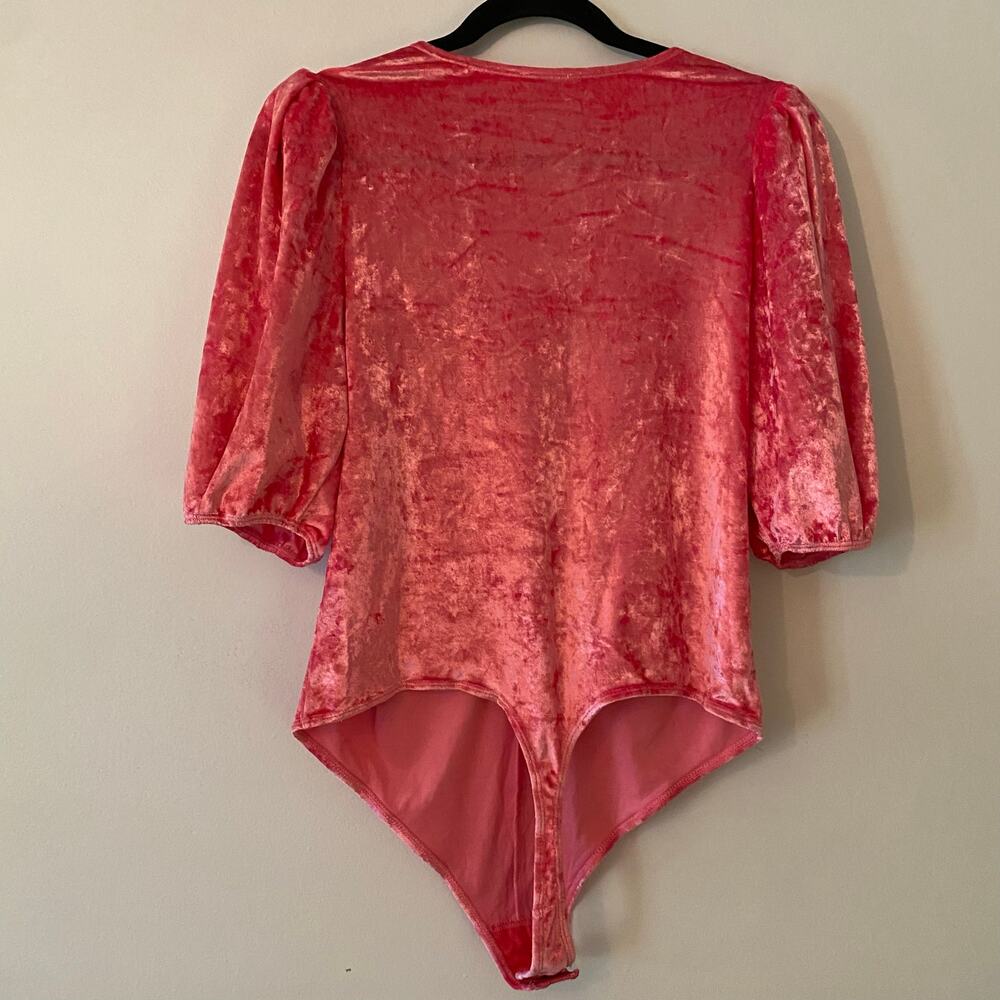 Free People Intimately Don't You Wish Pink Crushed Velvet Puff Sleeve Bodysuit - Picture 7 of 11